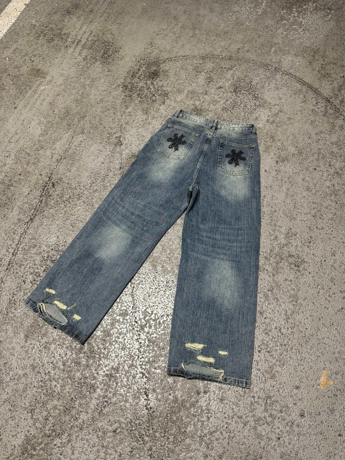 Signature Distressed Baggy Jeans